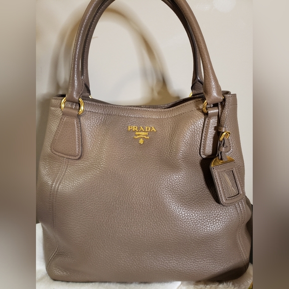 Prada Handbags - 🌻HOST PICK🌻PRADA Vitello Daino Large Leather Shoulder/Crossbody in Bambu Bag